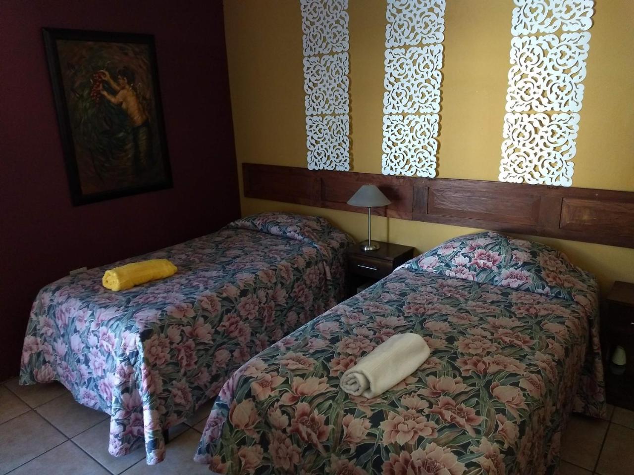Give House Bed and Breakfast Ciudad Guatemala Eksteriør billede