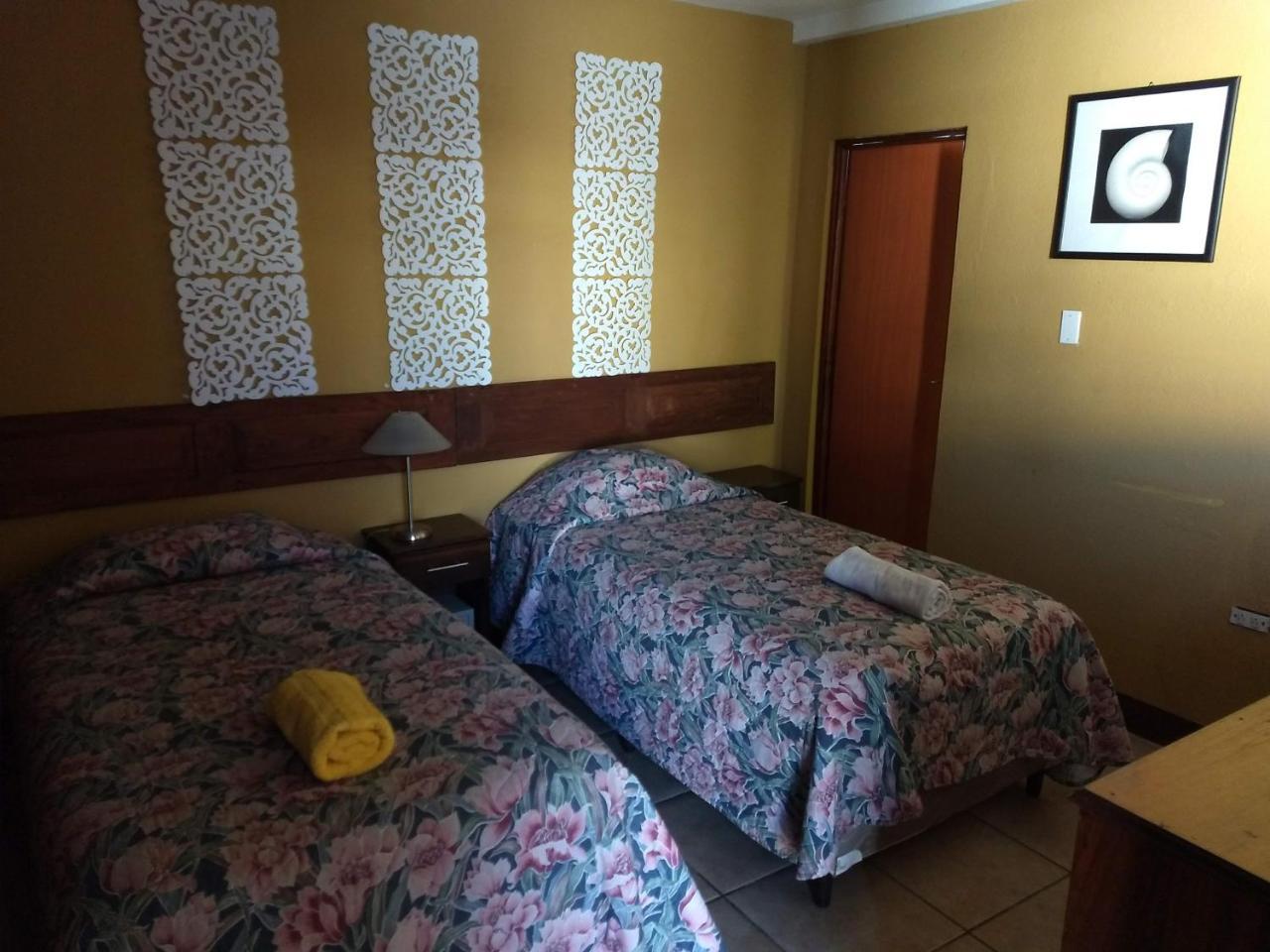 Give House Bed and Breakfast Ciudad Guatemala Eksteriør billede
